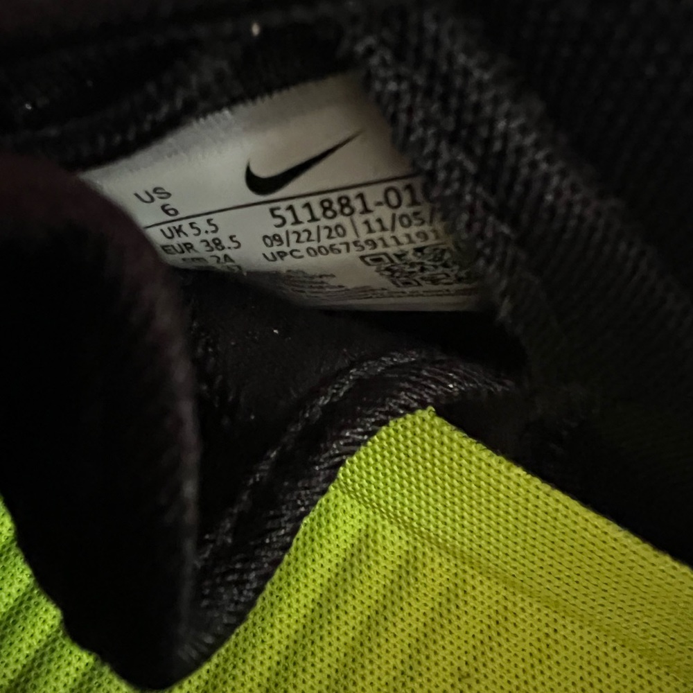 EUC Nike Men’s Roshe Run Shoes in Black/Anthracite Sail - Picture 8 of 9